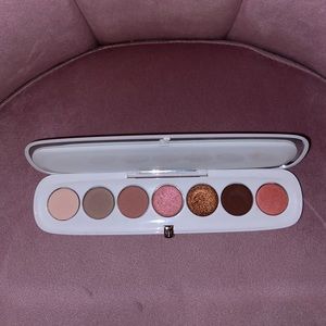 Marc Jacobs eyeshadow palette 😍